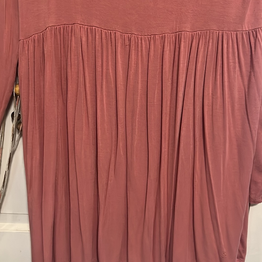Pink flowy top - Picture 3 of 3